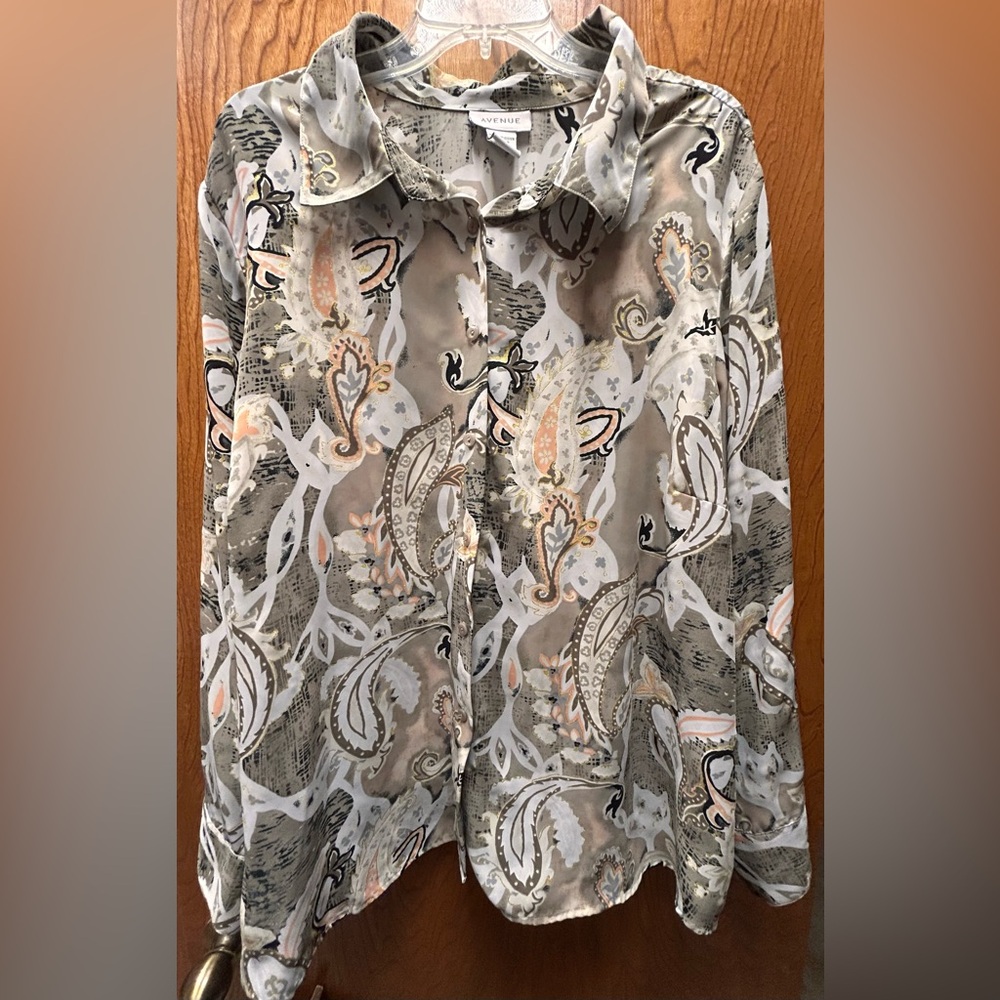 “Avenue” Ladies Plus Size Polyester Paisley Blouse with Glitter accents 22/24